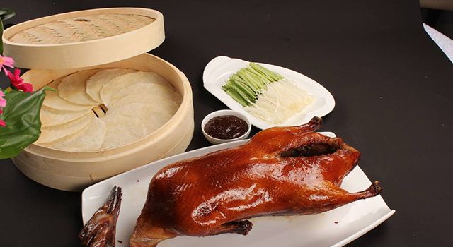 廣東美食，經(jīng)典粵菜皇牌片皮鴨